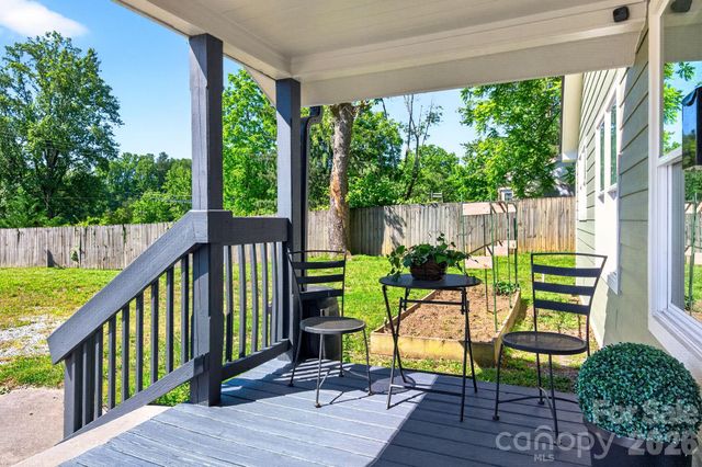440 Carolina Avenue, Brevard, NC 28712