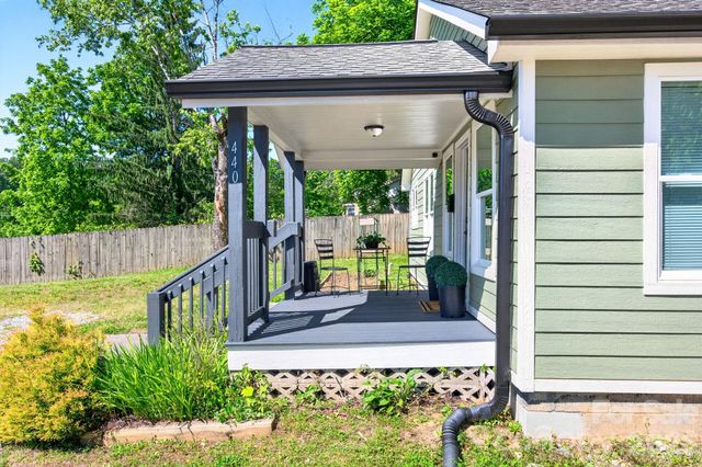 440 Carolina Avenue, Brevard, NC 28712
