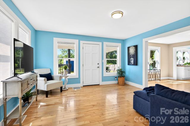 440 Carolina Avenue, Brevard, NC 28712