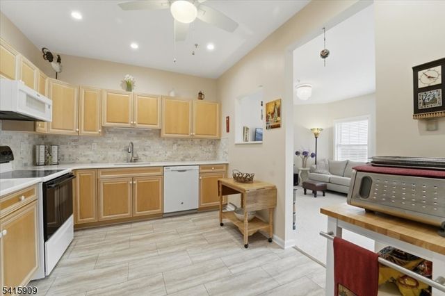 375 Rifle Camp Rd 105, Woodland Park, NJ 07424