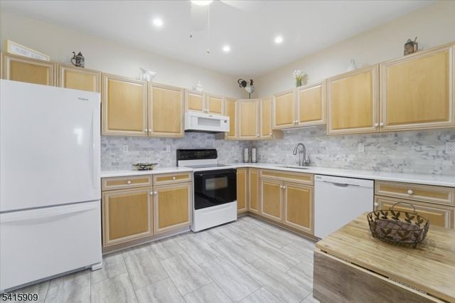 375 Rifle Camp Rd 105, Woodland Park, NJ 07424