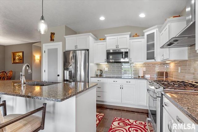 2820 Castlerock Ridge Ridge, Springfield, IL 62711