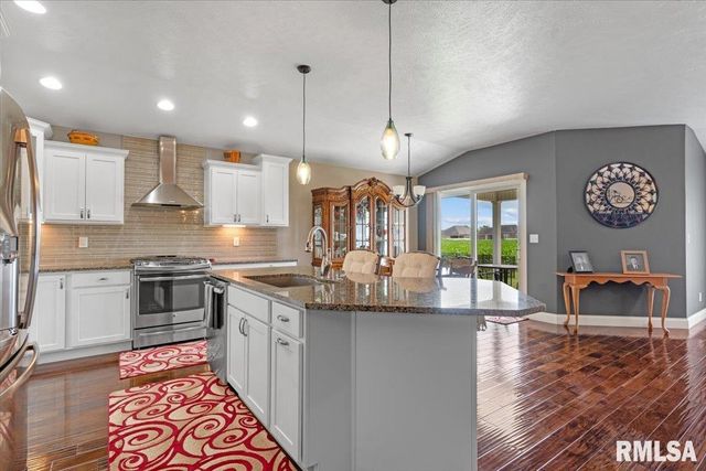 2820 Castlerock Ridge Ridge, Springfield, IL 62711