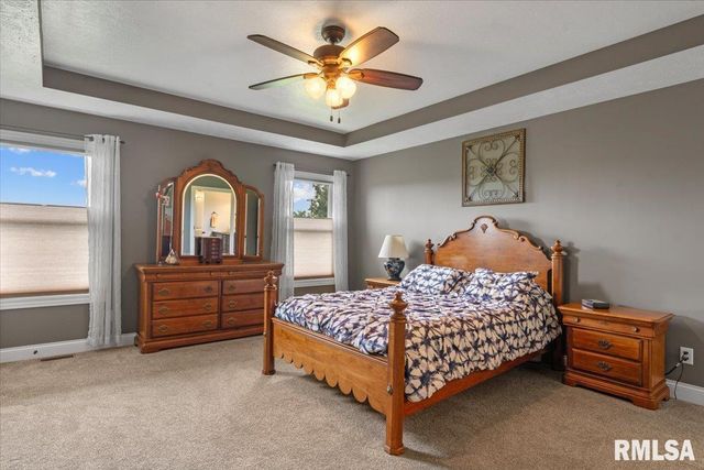 2820 Castlerock Ridge Ridge, Springfield, IL 62711