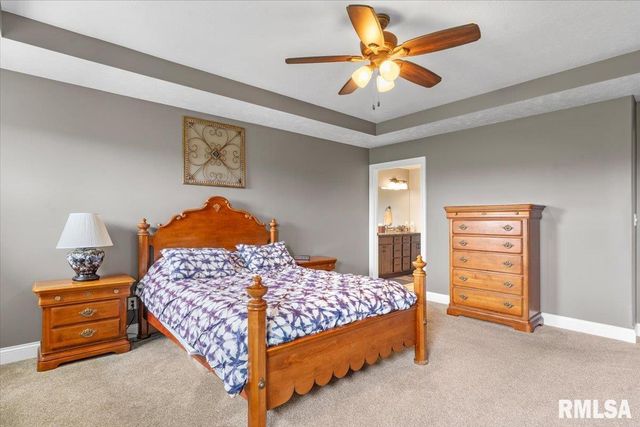2820 Castlerock Ridge Ridge, Springfield, IL 62711