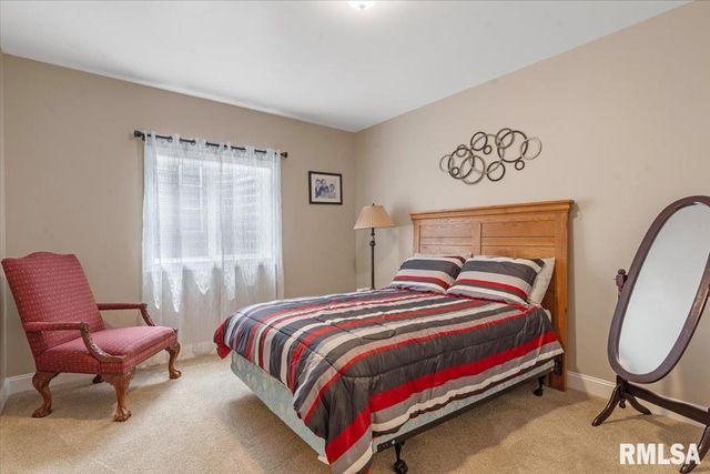 2820 Castlerock Ridge Ridge, Springfield, IL 62711