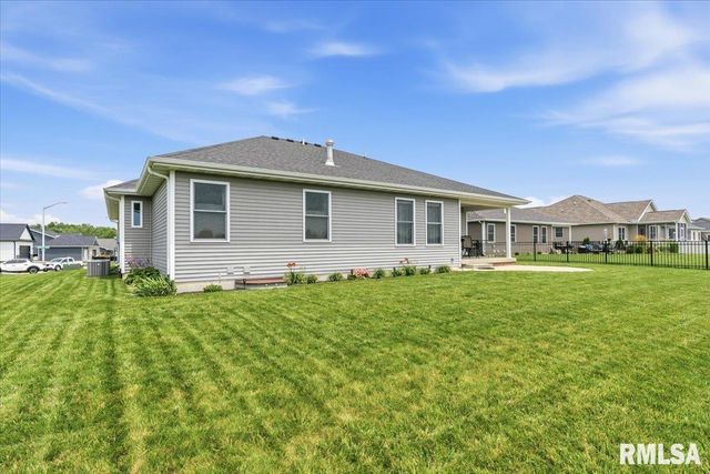 2820 Castlerock Ridge Ridge, Springfield, IL 62711