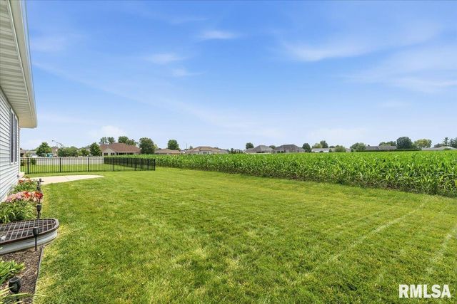 2820 Castlerock Ridge Ridge, Springfield, IL 62711