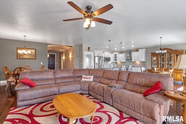 2820 Castlerock Ridge Ridge, Springfield, IL 62711