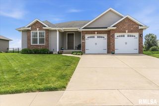 2820 Castlerock Ridge Ridge, Springfield, IL 62711