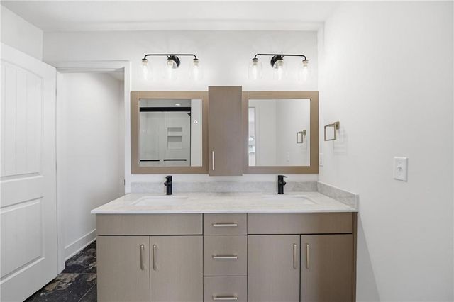 225 NW Orchard Court, Lee's Summit, MO 64063