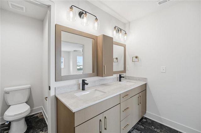 225 NW Orchard Court, Lee's Summit, MO 64063