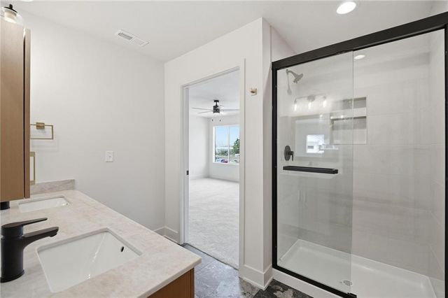 225 NW Orchard Court, Lee's Summit, MO 64063