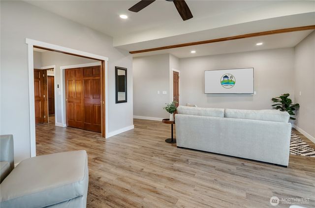 2685 E Lidstrom Hill Road, Port Orchard, WA 98366