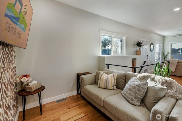 2685 E Lidstrom Hill Road, Port Orchard, WA 98366