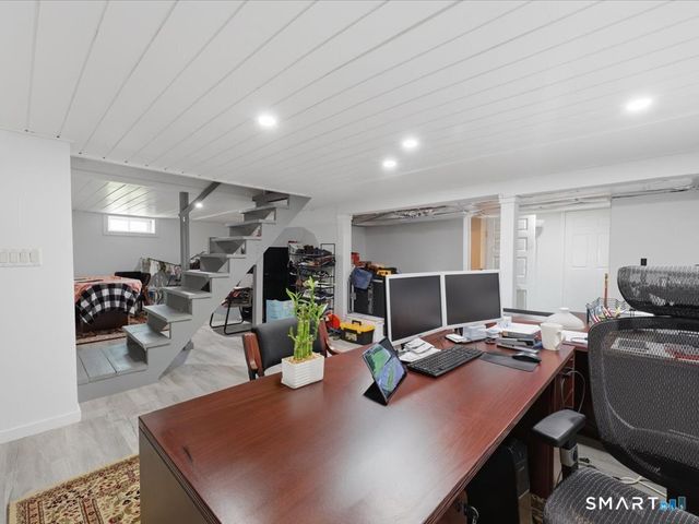 94 Barnes Avenue, New Haven, CT 06511
