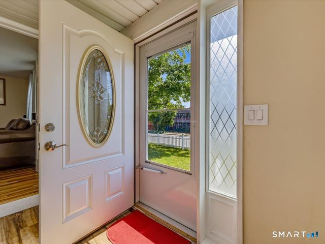 94 Barnes Avenue, New Haven, CT 06511