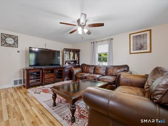 94 Barnes Avenue, New Haven, CT 06511