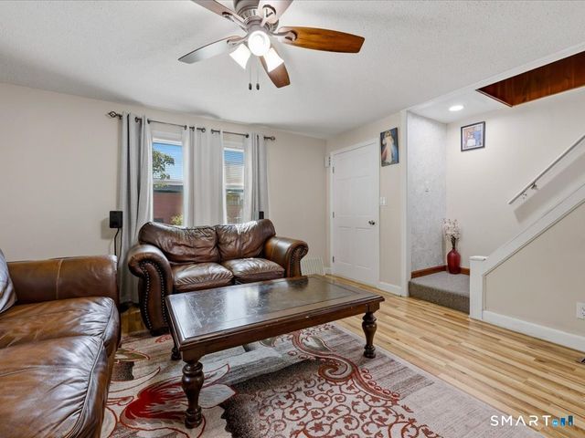 94 Barnes Avenue, New Haven, CT 06511