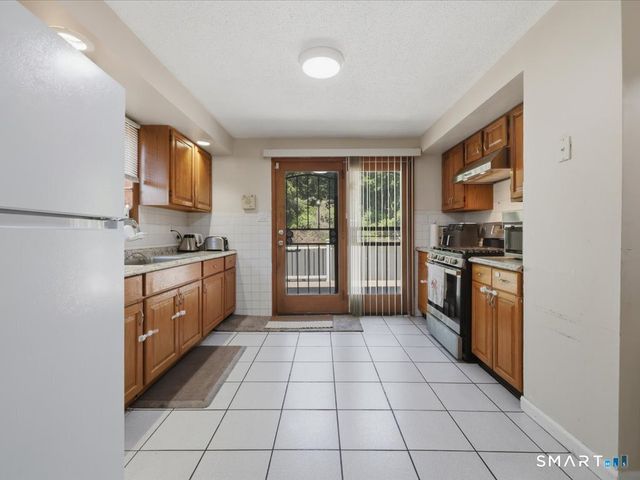 94 Barnes Avenue, New Haven, CT 06511