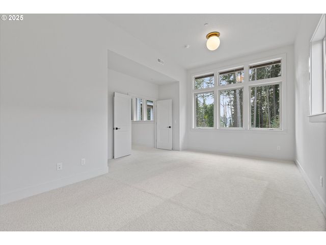 14994 Se Andre Way, Clackamas, OR 97015