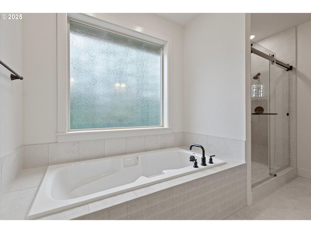 14994 Se Andre Way, Clackamas, OR 97015