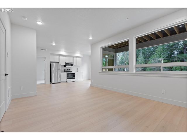 14994 Se Andre Way, Clackamas, OR 97015