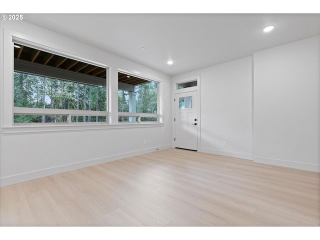 14994 Se Andre Way, Clackamas, OR 97015