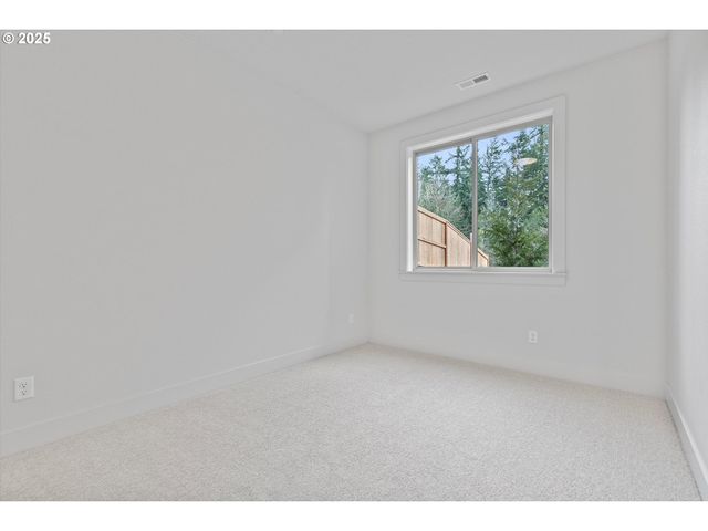 14994 Se Andre Way, Clackamas, OR 97015