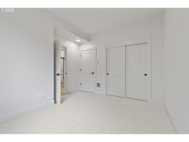 14994 Se Andre Way, Clackamas, OR 97015