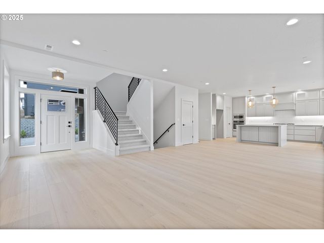 14994 Se Andre Way, Clackamas, OR 97015