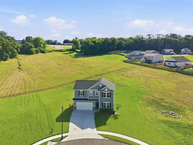 2002 Moulder Pl, Columbia, TN 38401