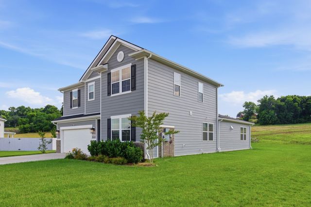 2002 Moulder Pl, Columbia, TN 38401