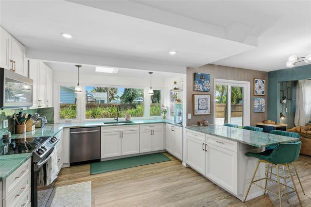 405 BAY POINT AVENUE, Nokomis, FL 34275