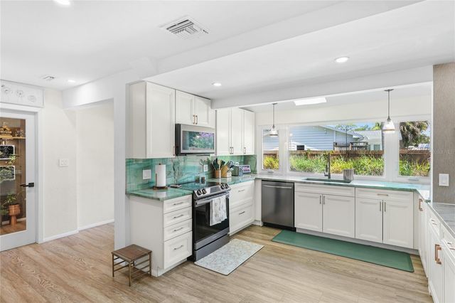 405 BAY POINT AVENUE, Nokomis, FL 34275