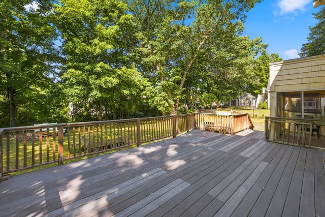 26 Sunset Rd, Dracut, MA 01826