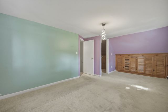 26 Sunset Rd, Dracut, MA 01826