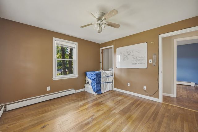 26 Sunset Rd, Dracut, MA 01826