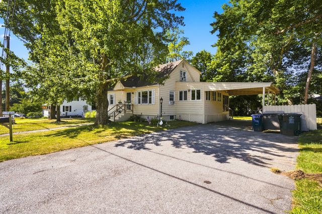 26 Sunset Rd, Dracut, MA 01826