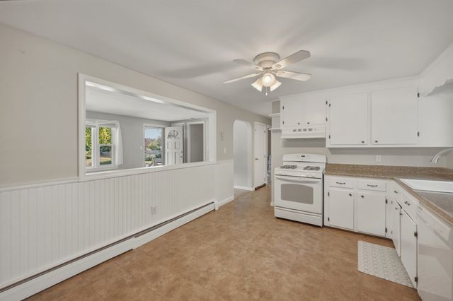 26 Sunset Rd, Dracut, MA 01826