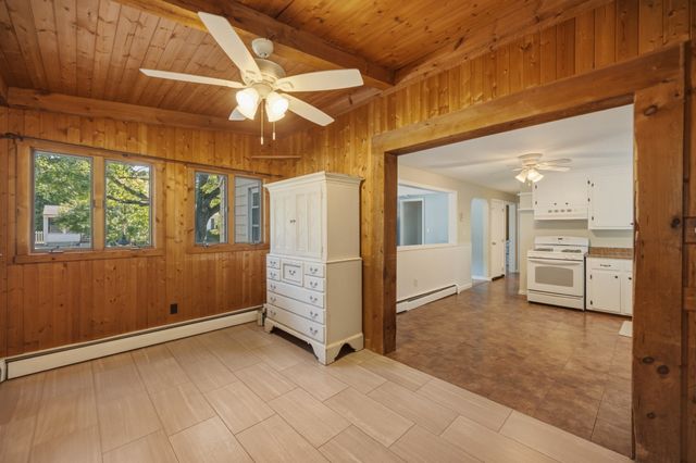 26 Sunset Rd, Dracut, MA 01826