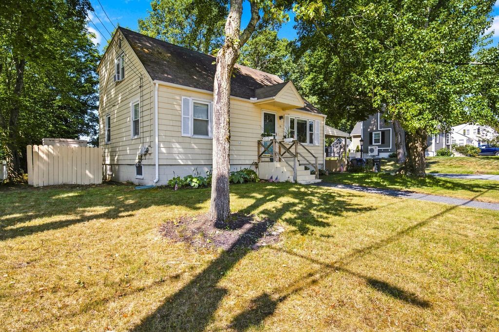 26 Sunset Rd, Dracut, MA 01826