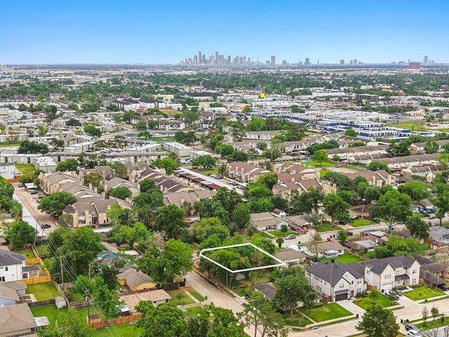 1949 Huge Oaks Street, Houston, TX 77055