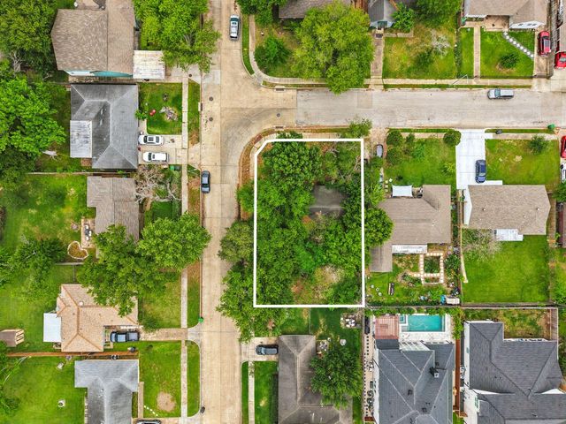 1949 Huge Oaks Street, Houston, TX 77055