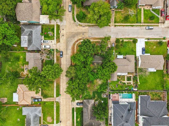 1949 Huge Oaks Street, Houston, TX 77055