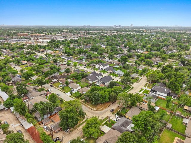 1949 Huge Oaks Street, Houston, TX 77055