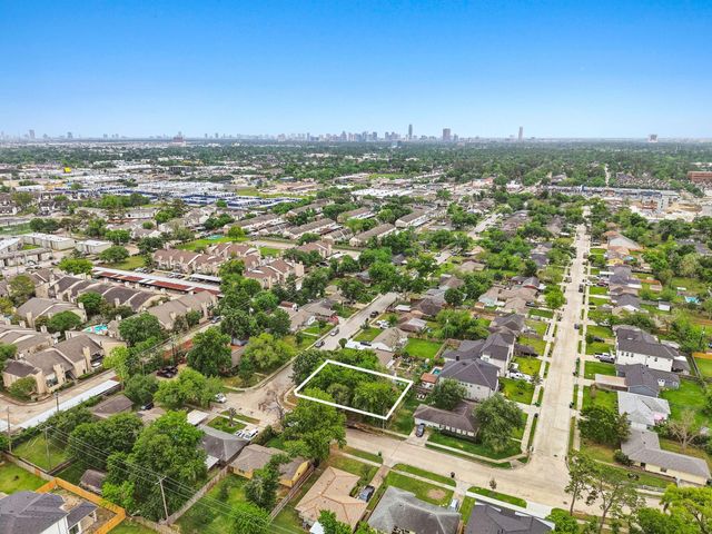 1949 Huge Oaks Street, Houston, TX 77055