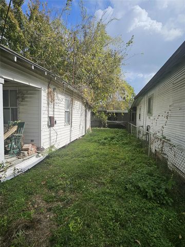 104 Foyce Street, Houston, TX 77022