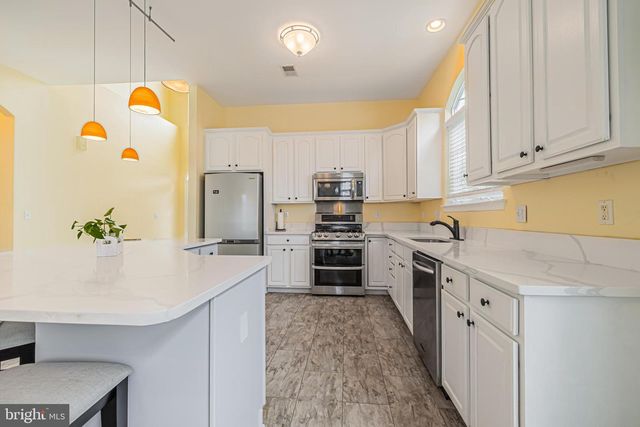 18 LEWIS DR, Mays Landing, NJ 08330