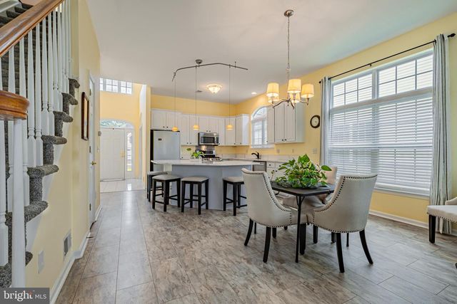 18 LEWIS DR, Mays Landing, NJ 08330